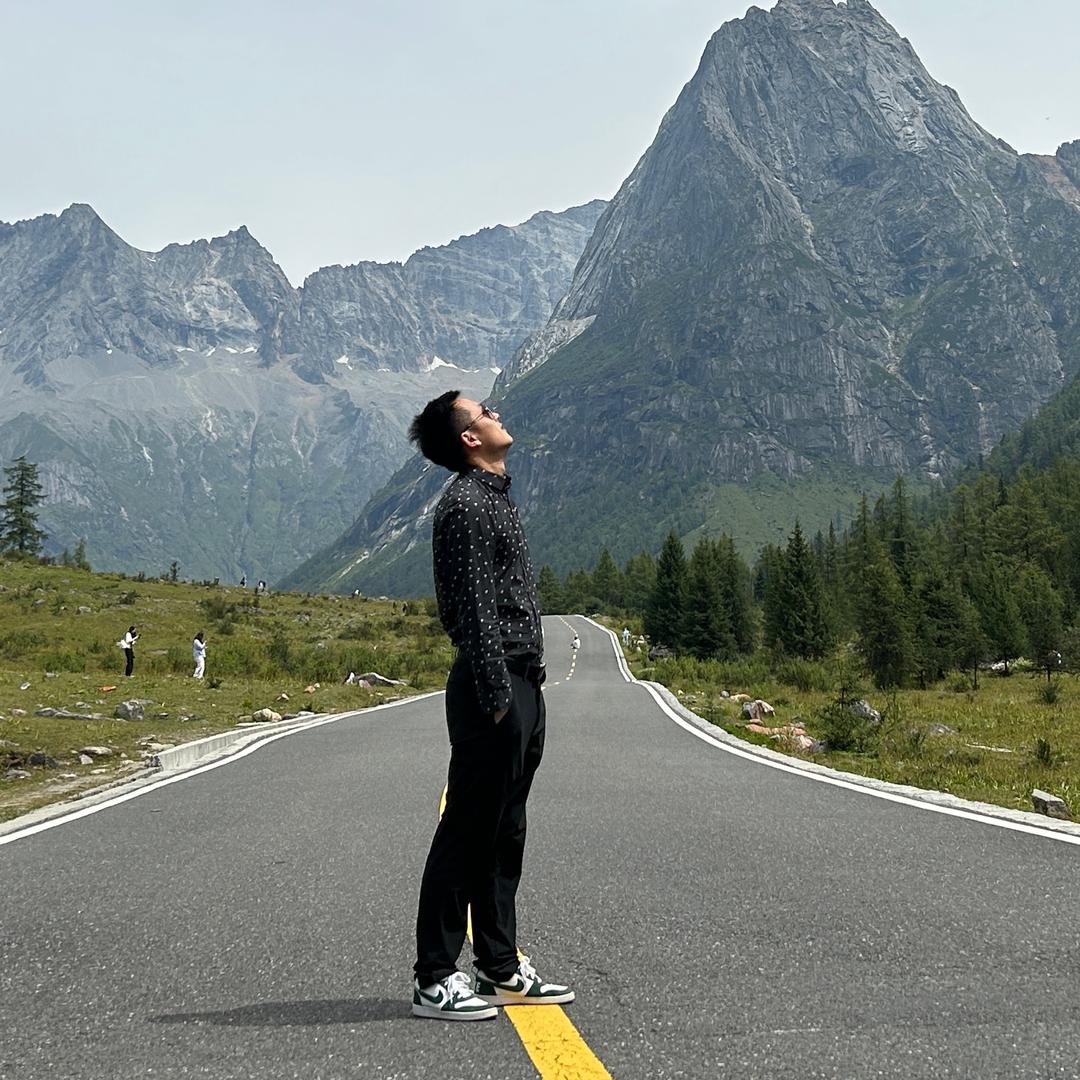 王哪跑-腹肌八块