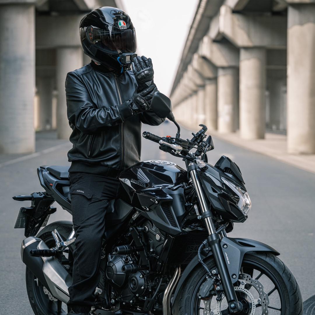 半俗 半雅 半疯颠