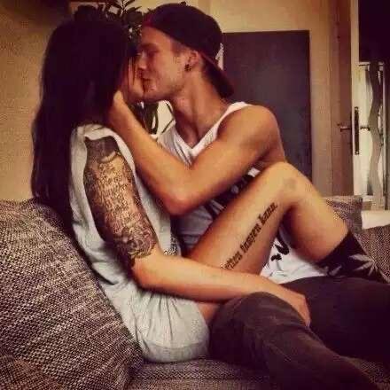 整天都想看腹肌的中年少女