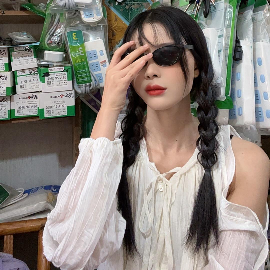 五金店小姐姐
