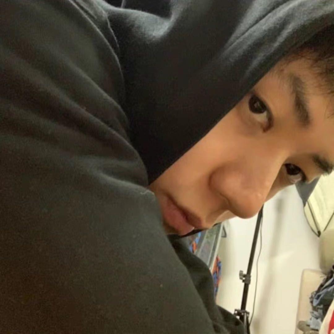 心事全在脸上.-