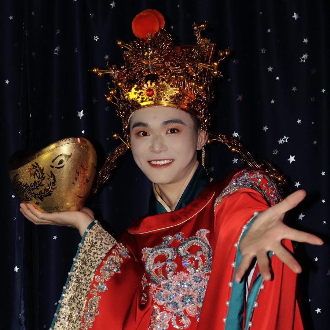 演员龚馥