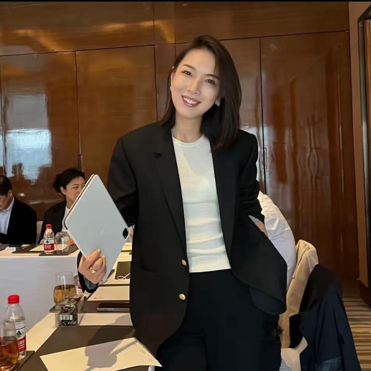 老马Marius的穿搭小助理.隐成