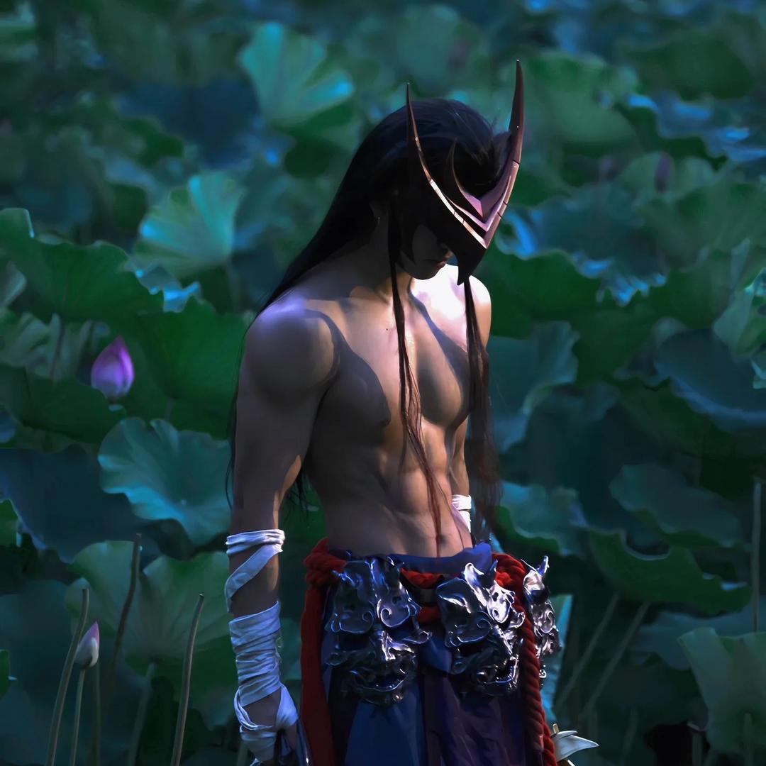 东