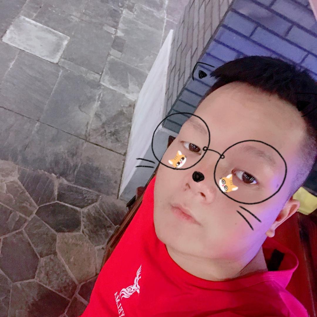 爱掉鱼的小男孩👦