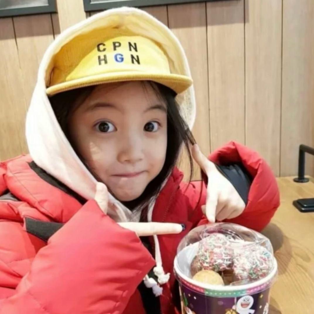 站在冰箱上的绝情女子