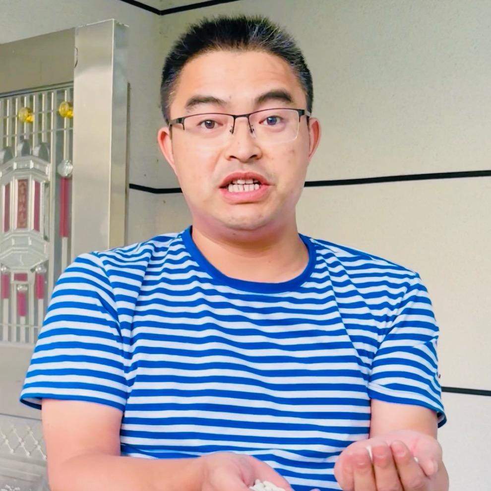 李白万在家乡
