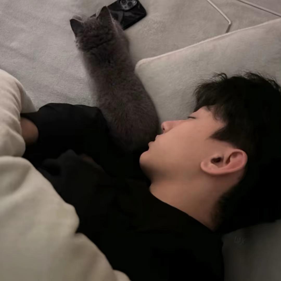 山那边^