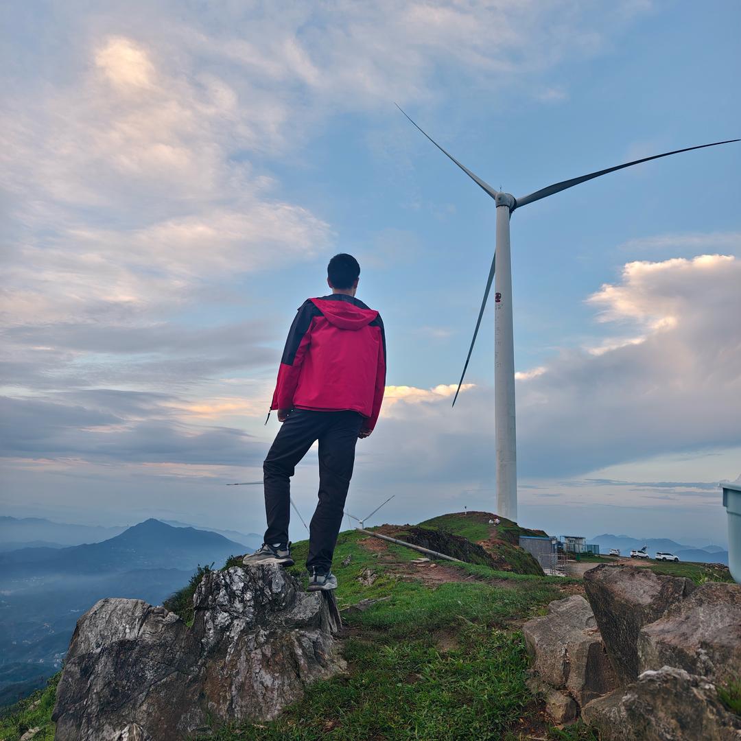 朱                 🕷