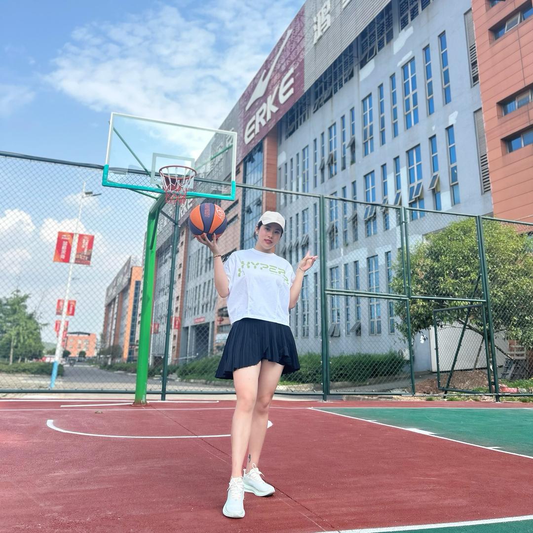 伊伊浩伊🎈鸿星尔克安岳生产基地