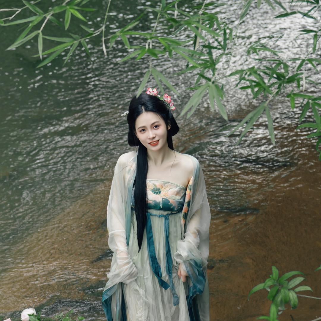 凤飞非（凤栖阁汉服体验馆）