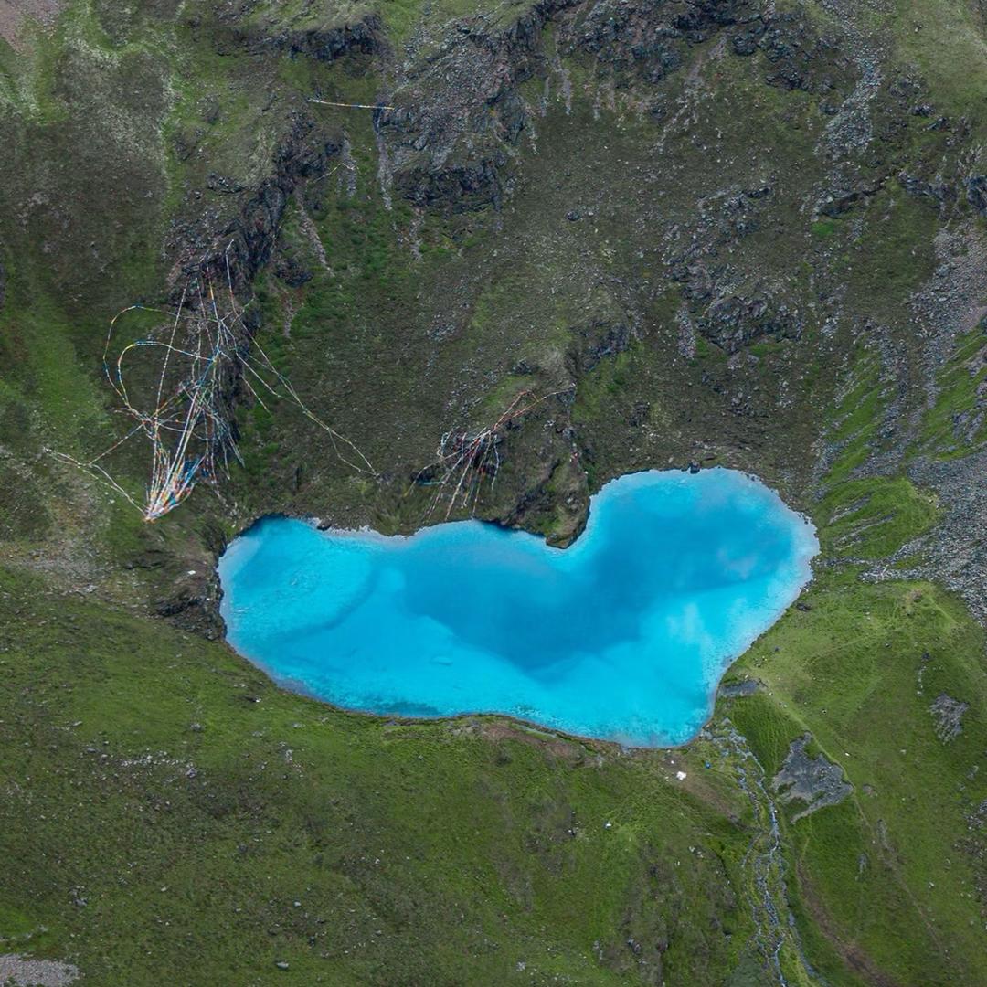 古如拉措（爱心湖）网红打卡点
