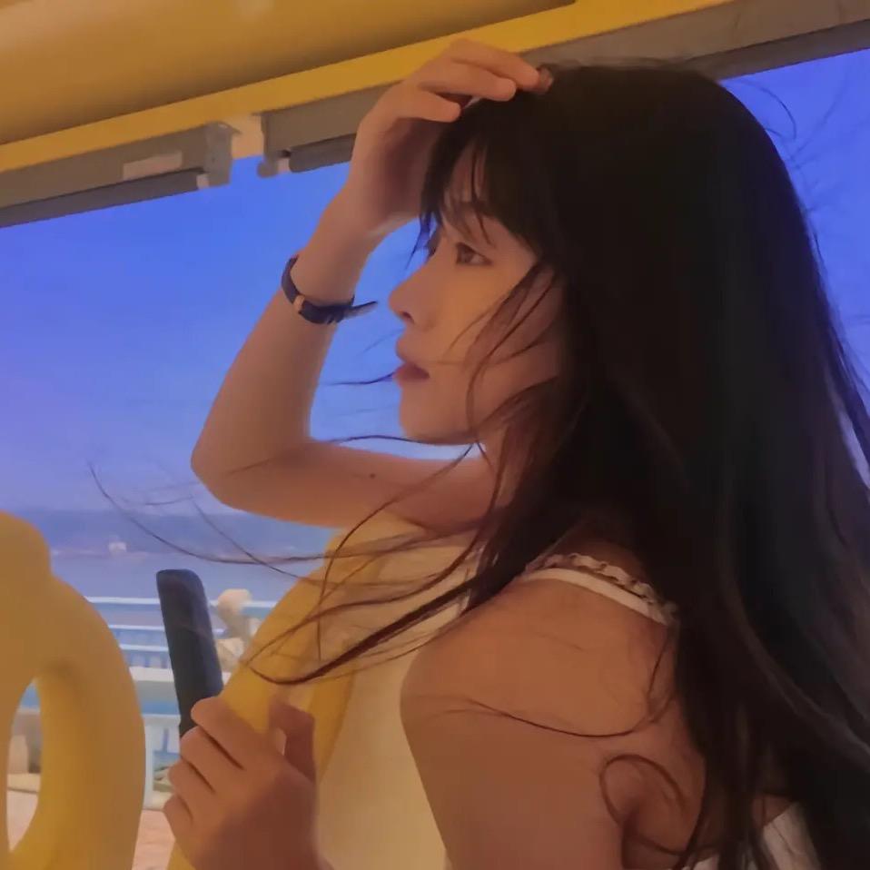 肉肉的小熊猫🐼