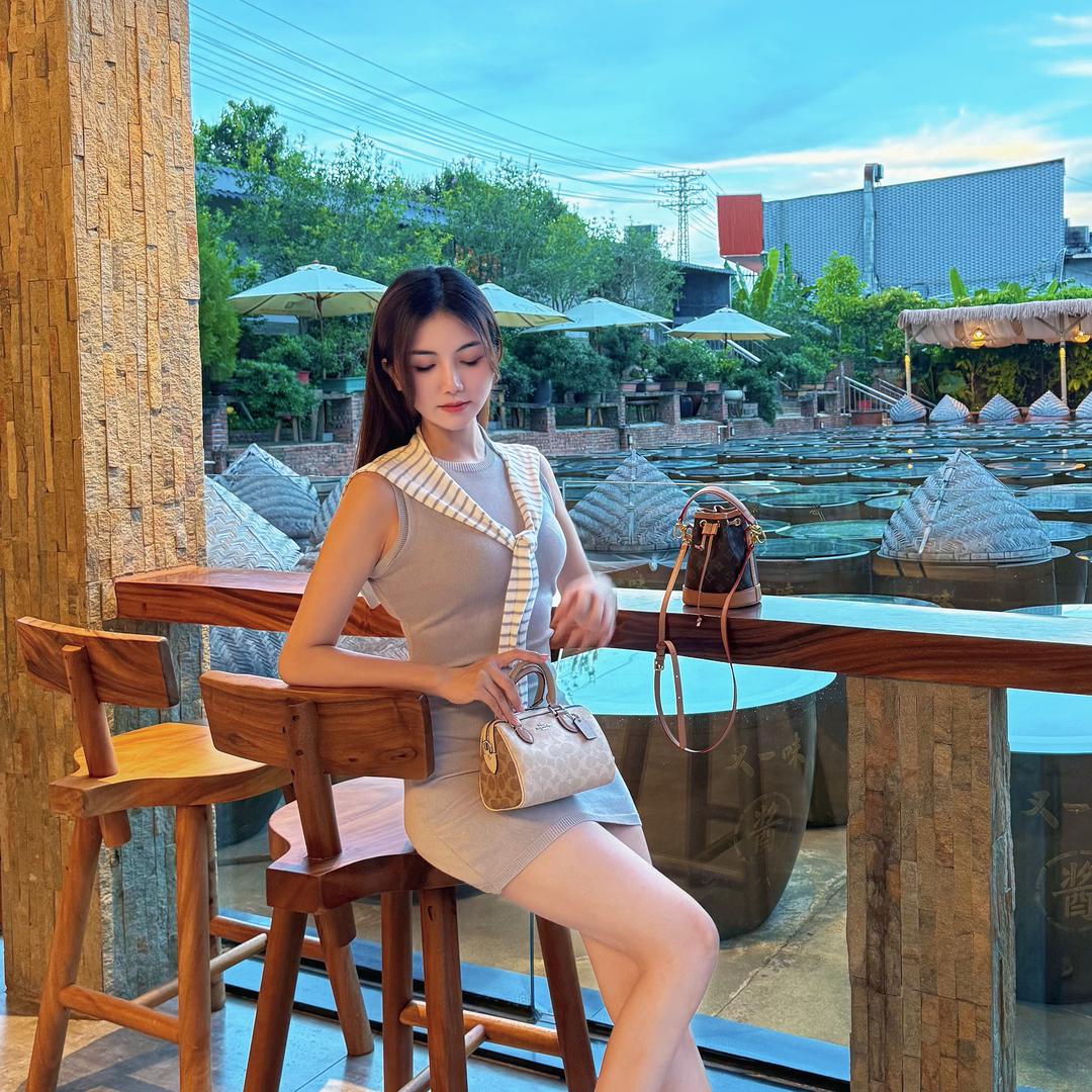 波妞yy