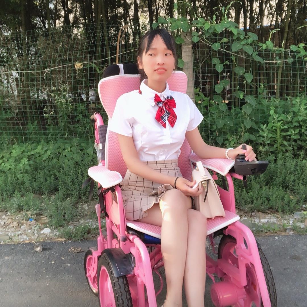 气切姑娘向晨曦（生活日用品带货小号）