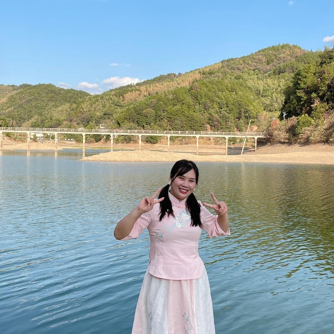 湘村蓉妹子（乘风破浪 勇往直前）