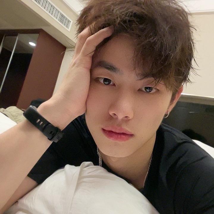 小熊不爱练胸