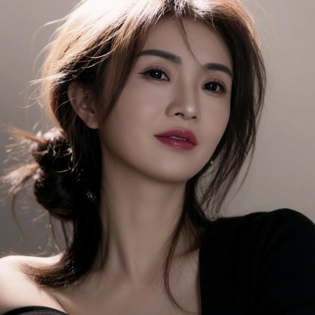 💋燕落小楼、颦双黛💄