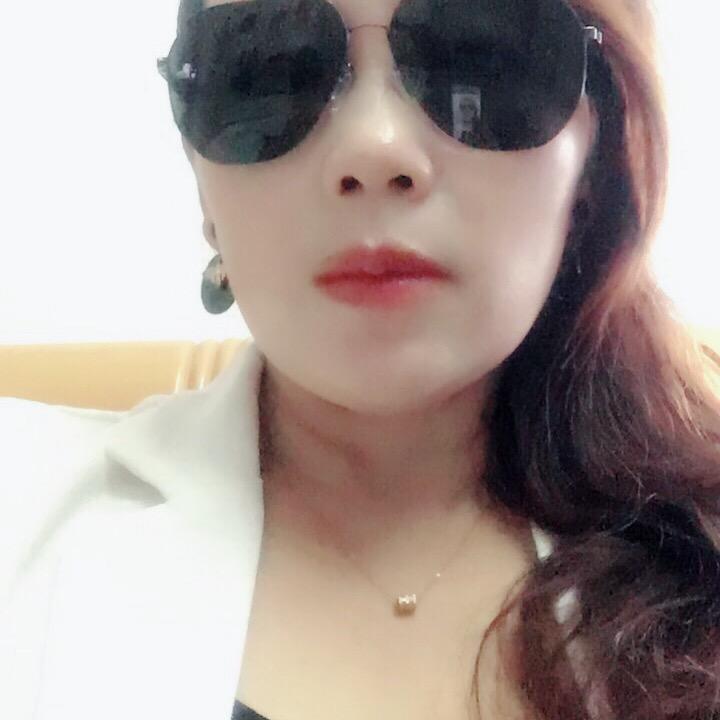 阳光下的微笑