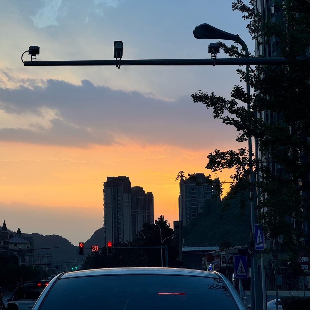 卷毛书记