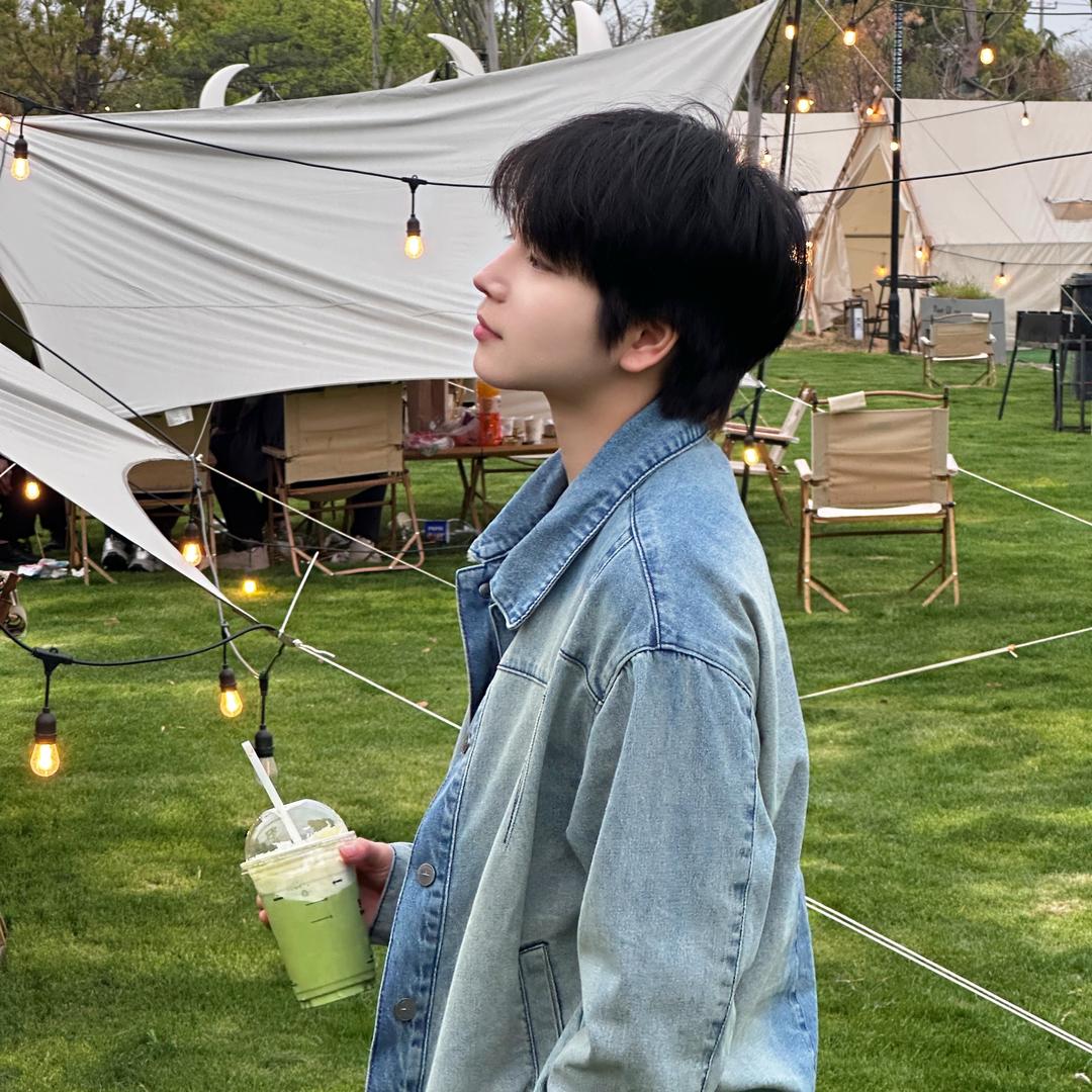 李啊哦