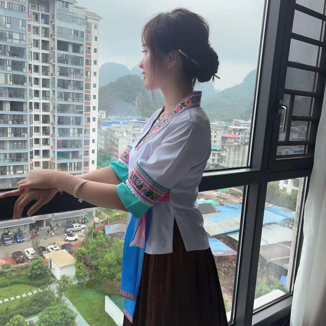 原来是廖老师呀呀