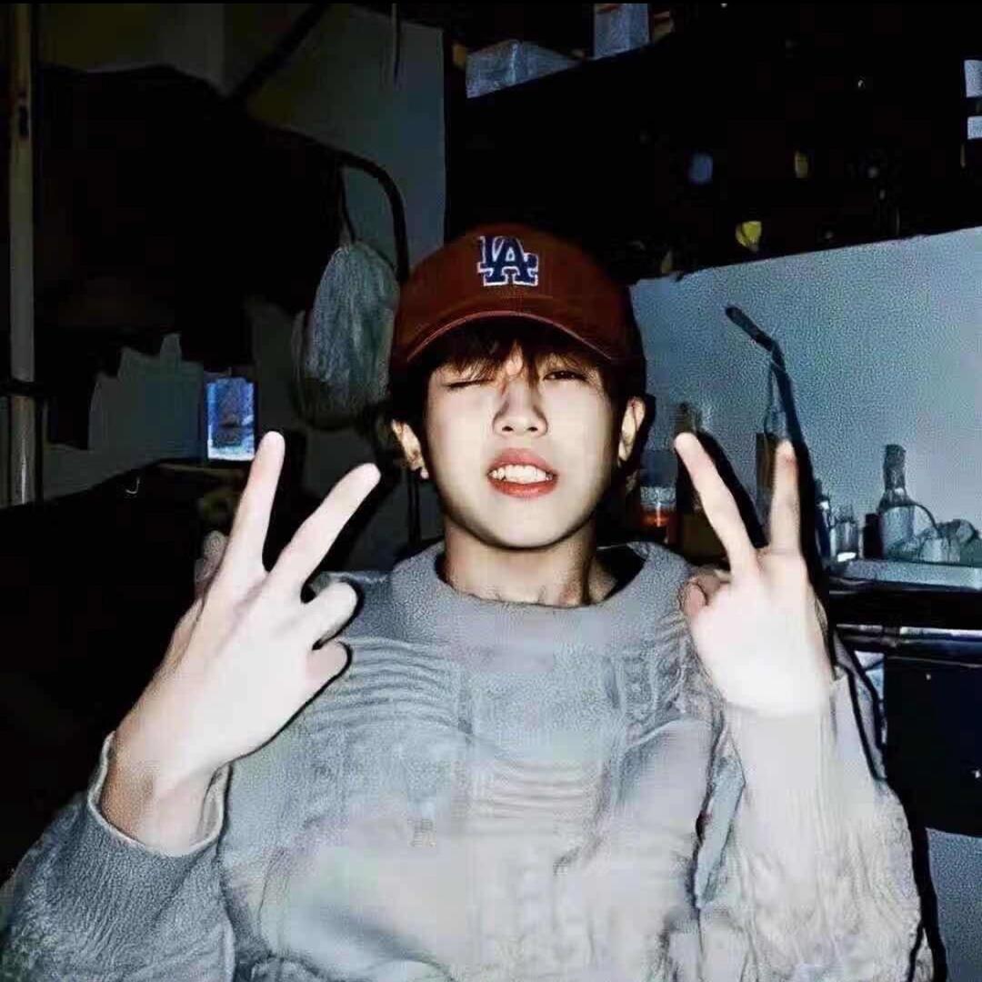 摇摇头