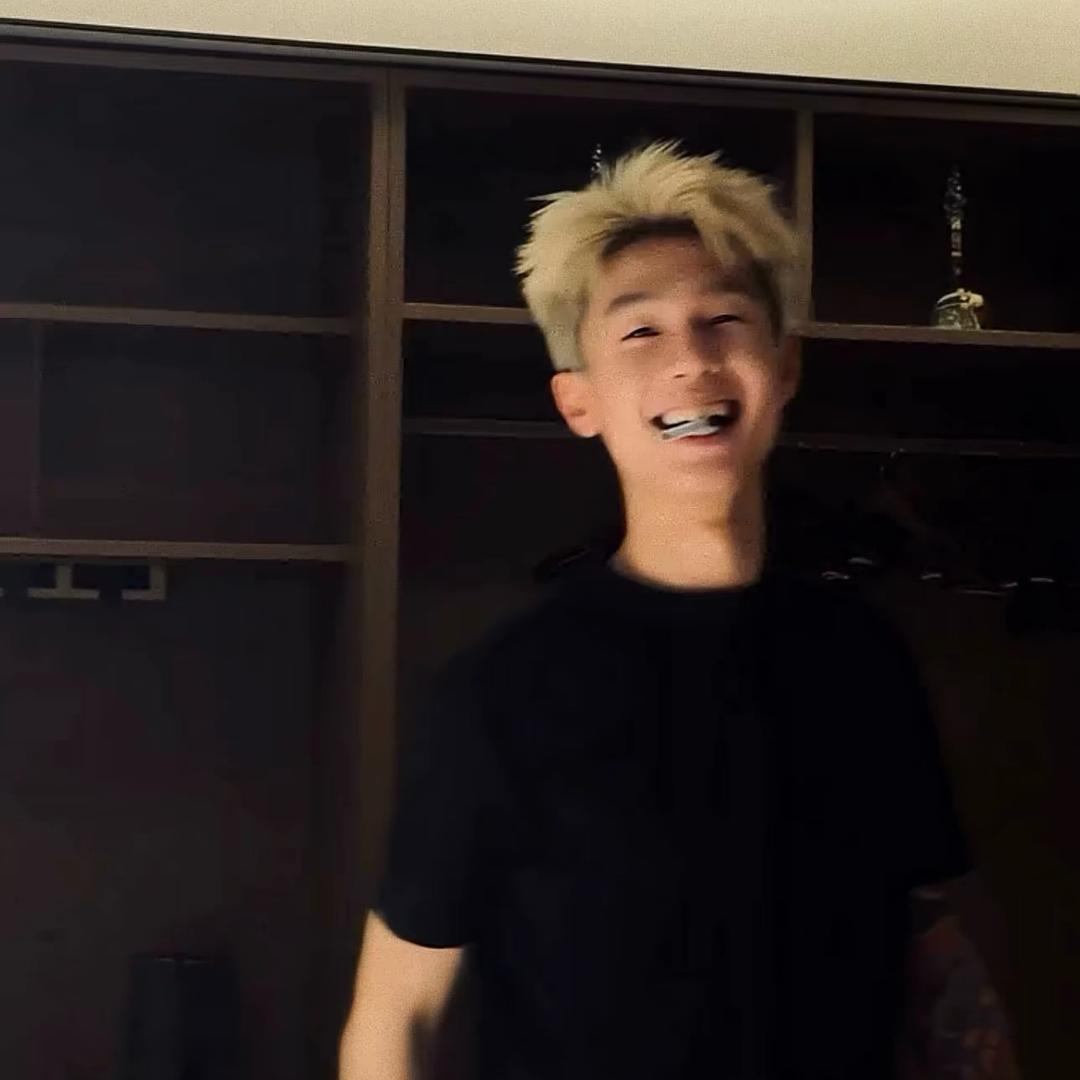 我才不是小哭包