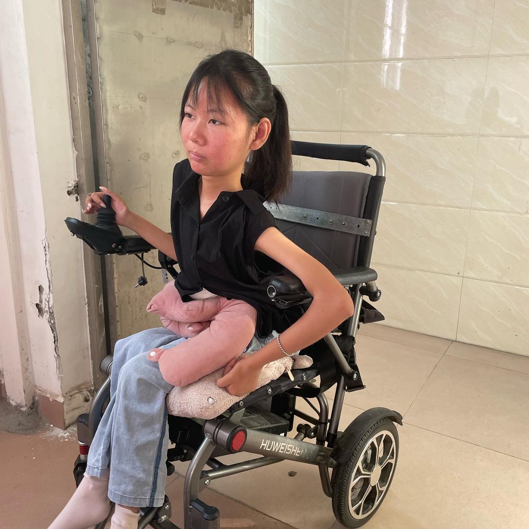 苏苏（照顾生病的侄女中）