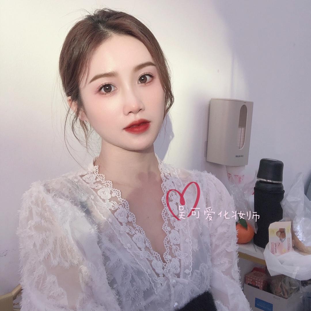 吴可爱～禾沐婚纱馆 海南婚礼跟妆