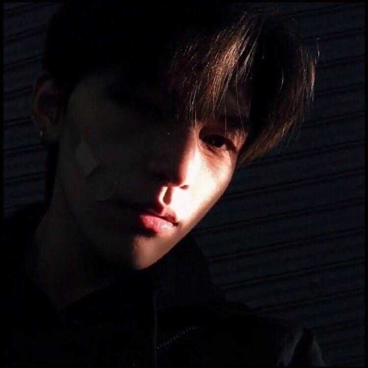 呓愧