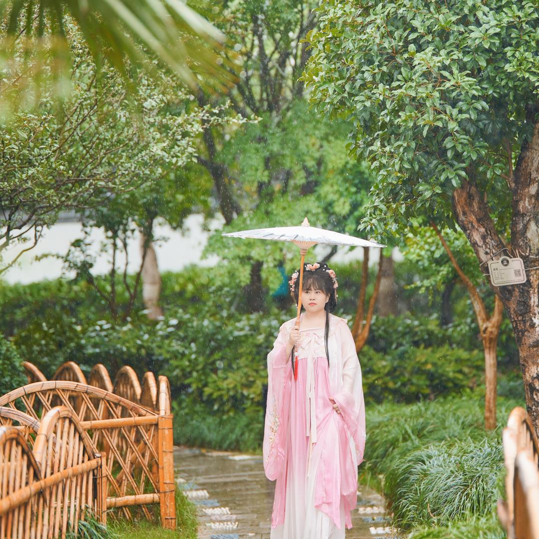 吕雨婷
