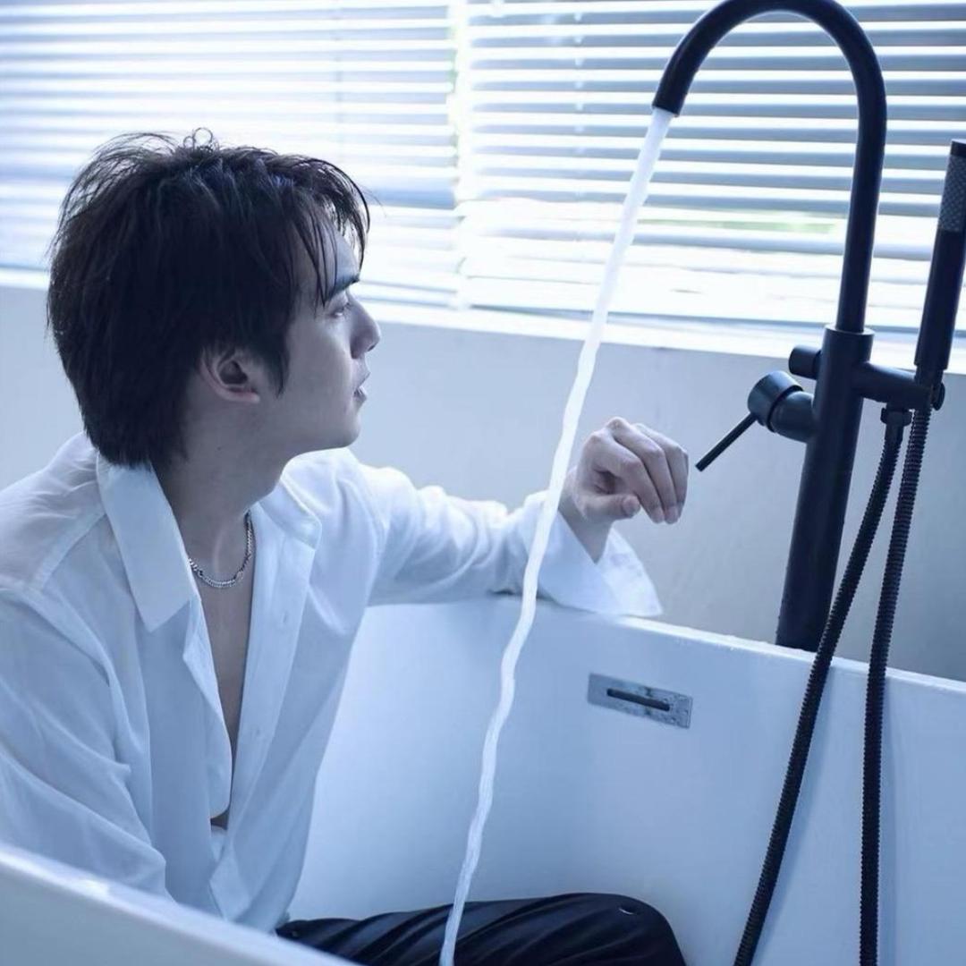 吴治岗11月3号全民偶像派对之夜-丝丝