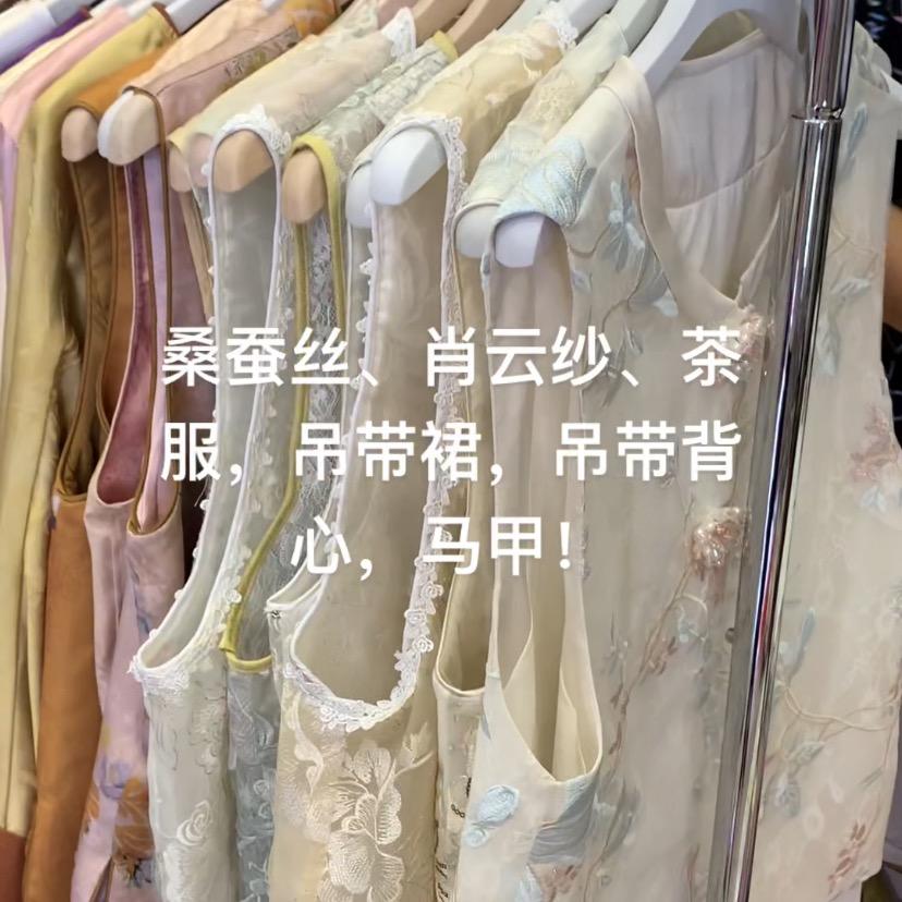 品牌服装鞋帽回收