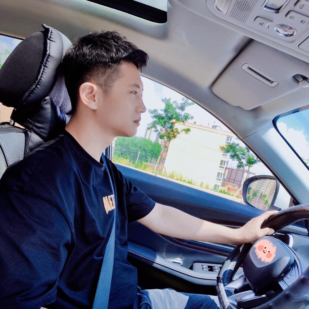 撒欢儿的小野驴。