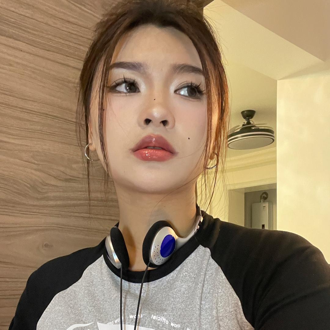 老李很爱笑