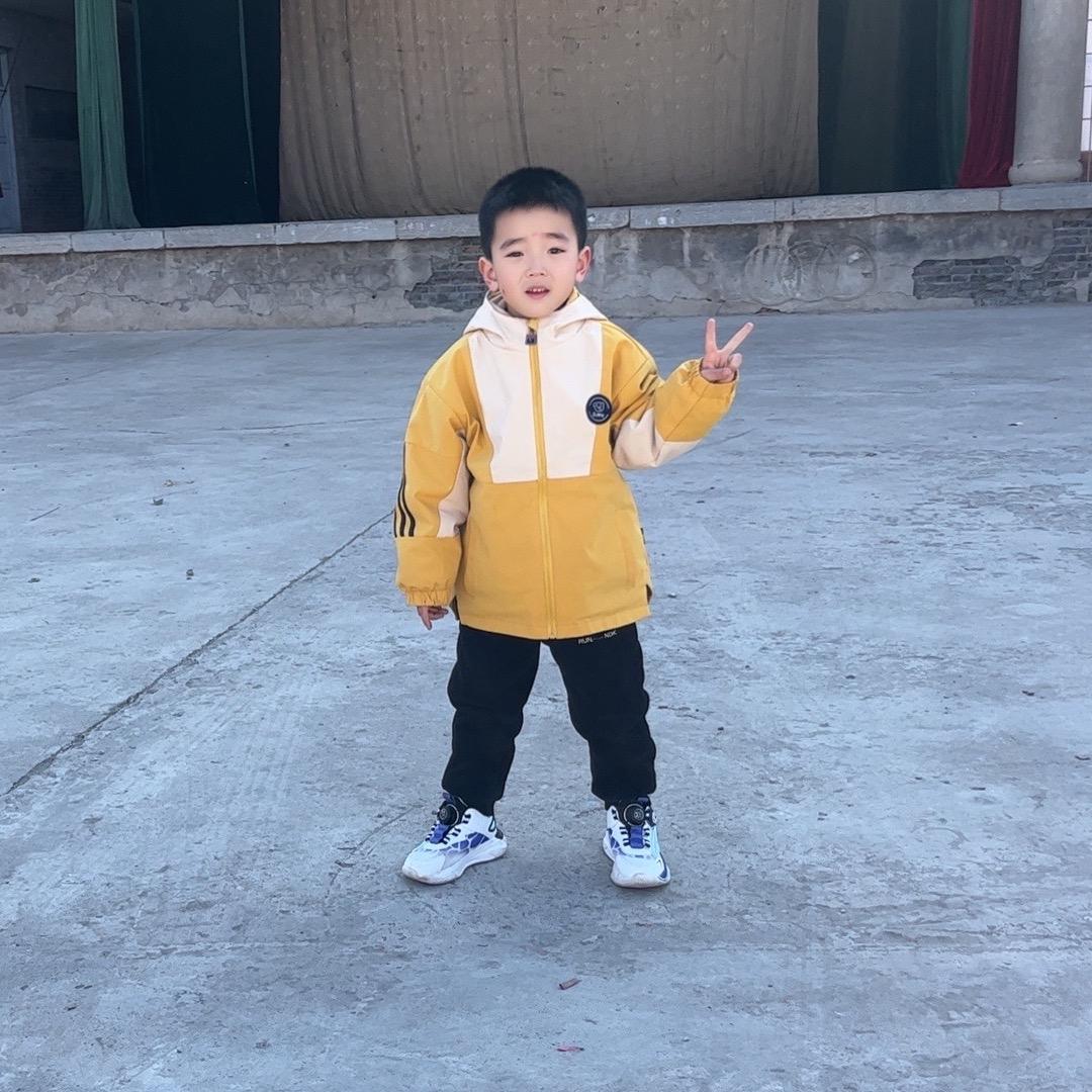 A.   🍒 硕²⁰²⁵ 🍀