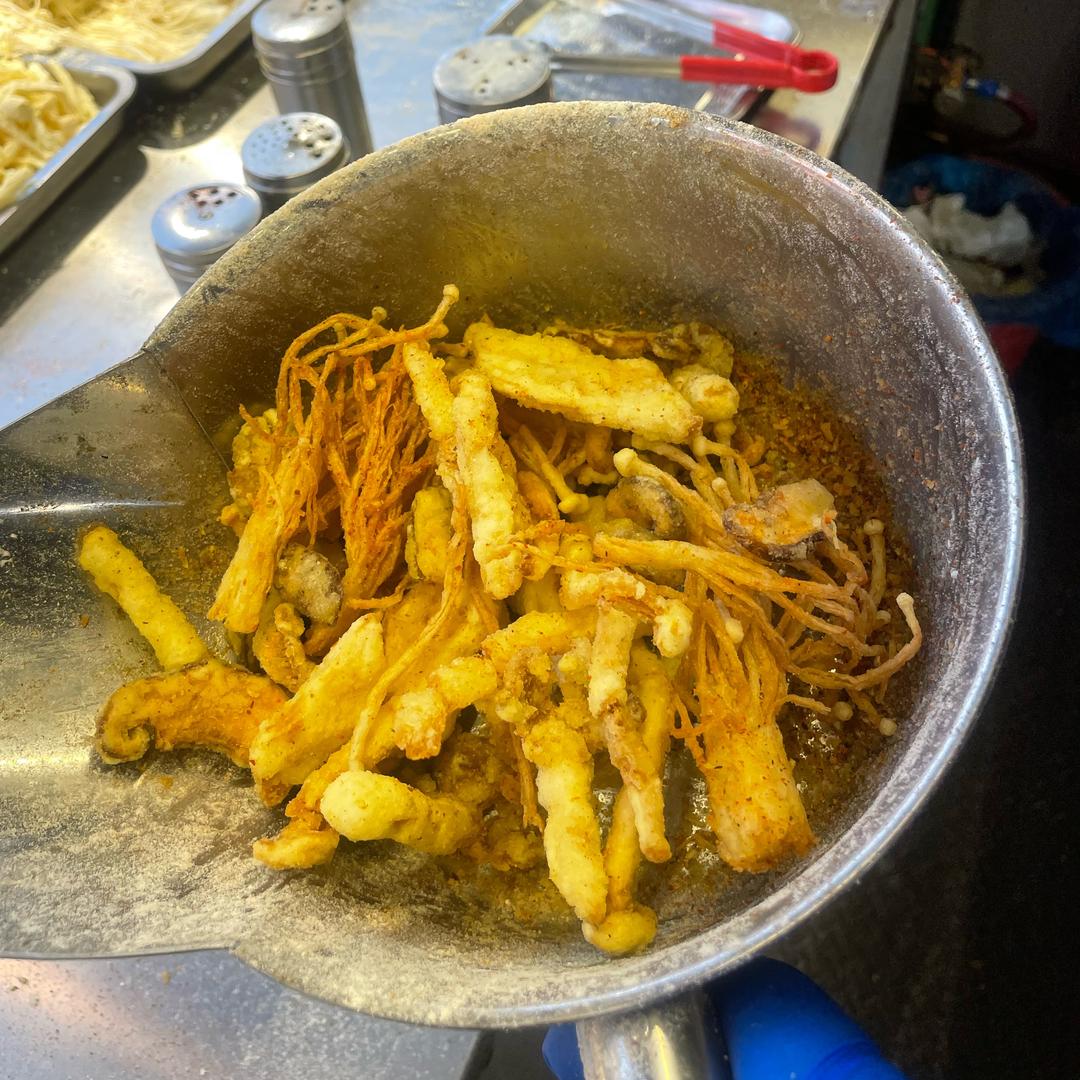 炸蘑砖家の鸡柳薯薯
