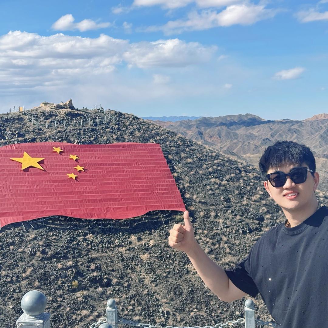 宸就一个人