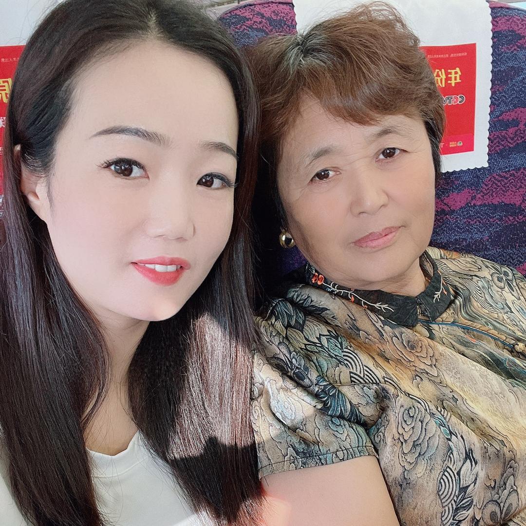 五阿哥家的小燕子