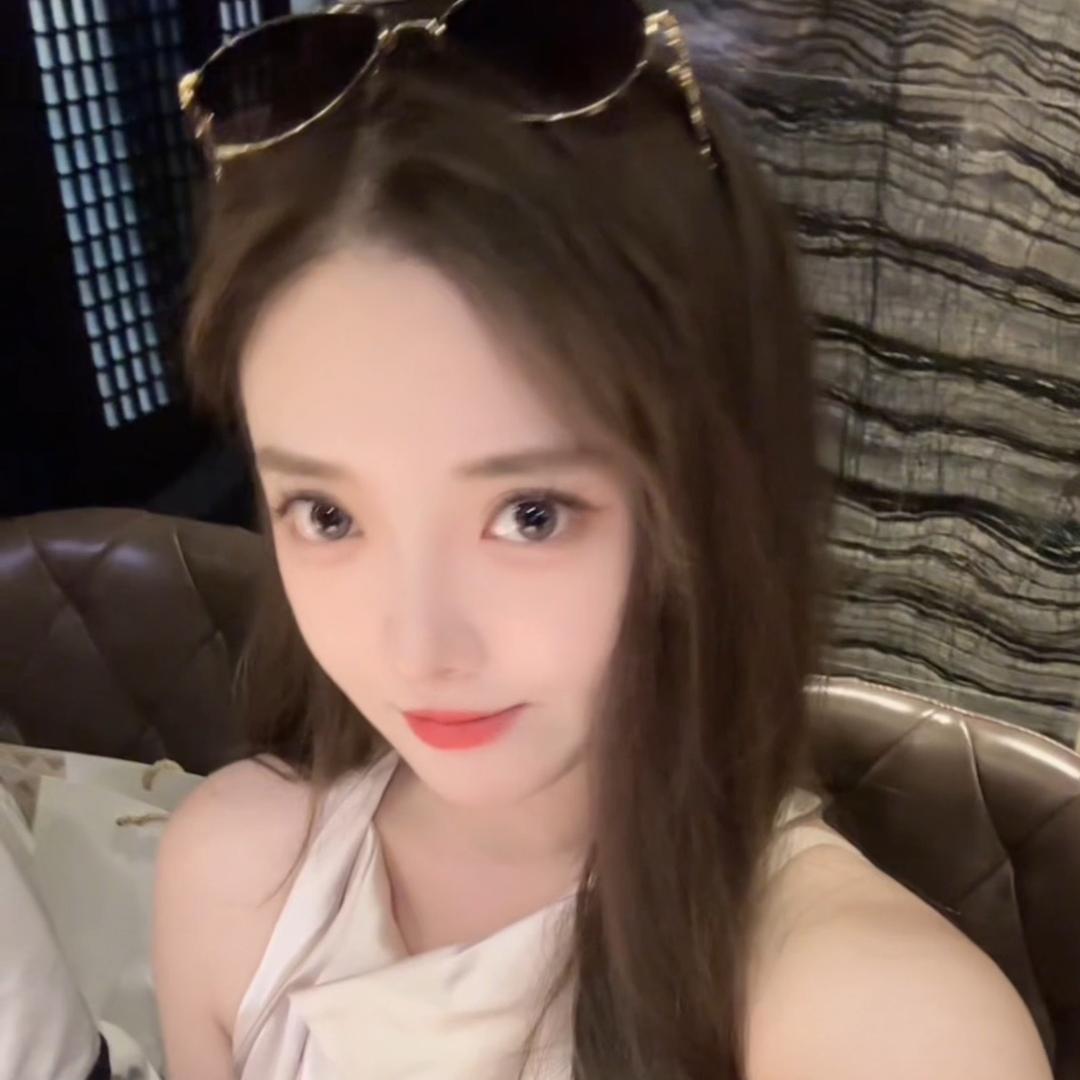 小卓伊