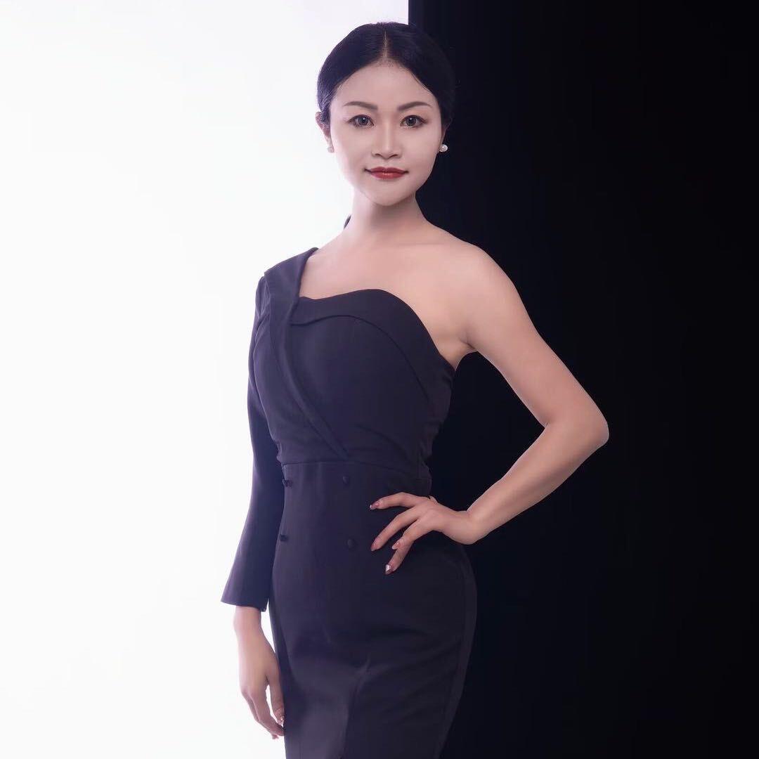 通城主持人珍珍(孕晚期婚庆可接)