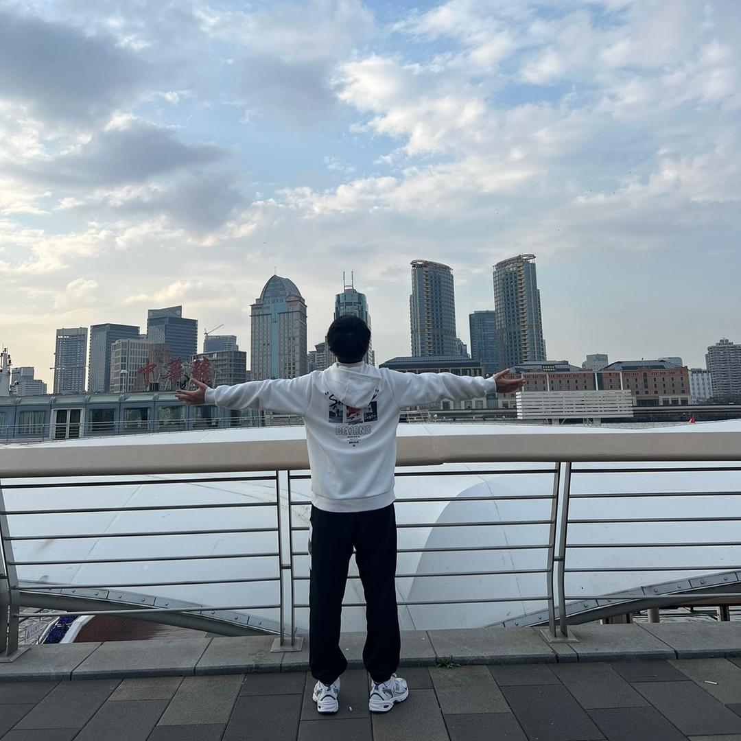 你为什么粘着我