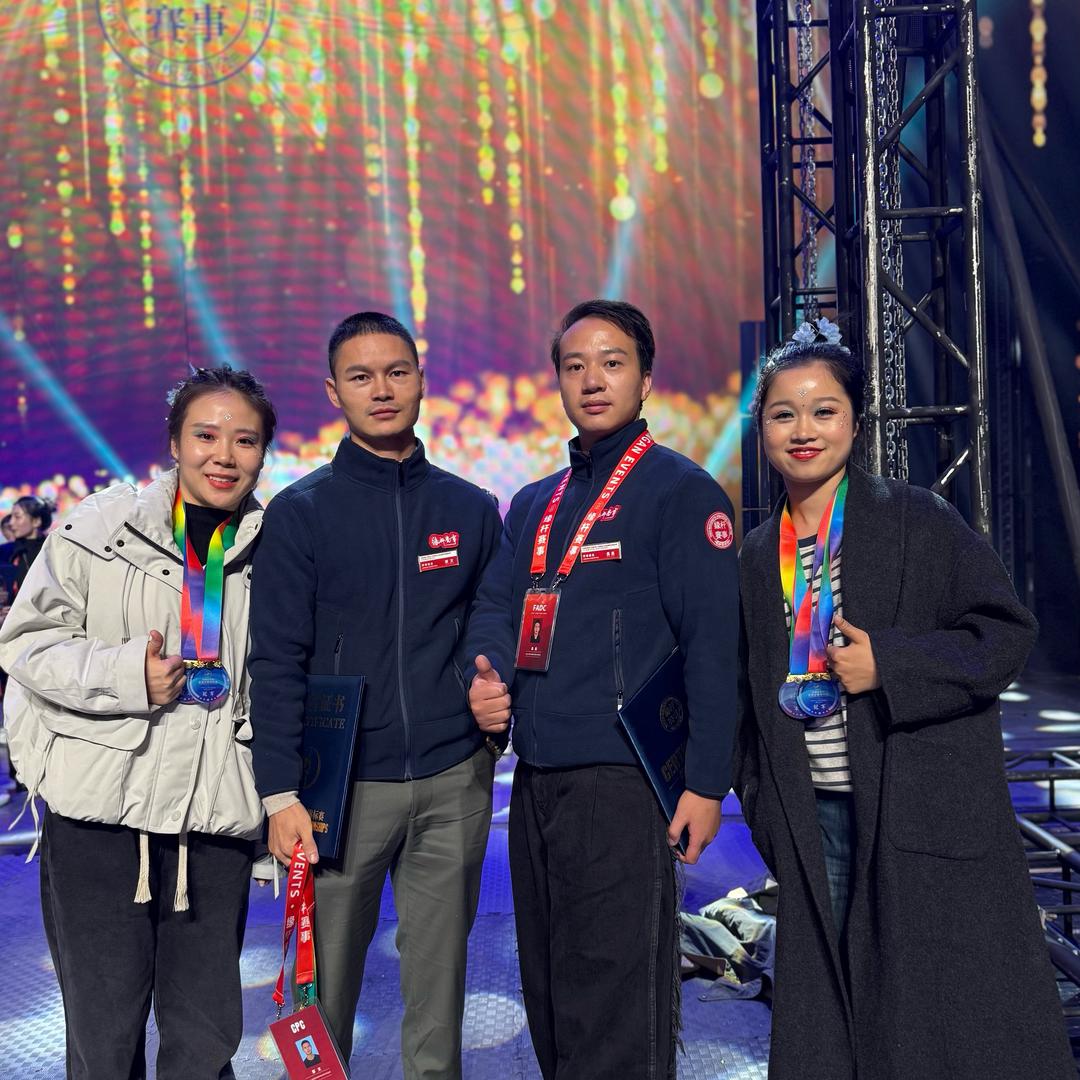 钢管 高空导师 空舞鑫鑫