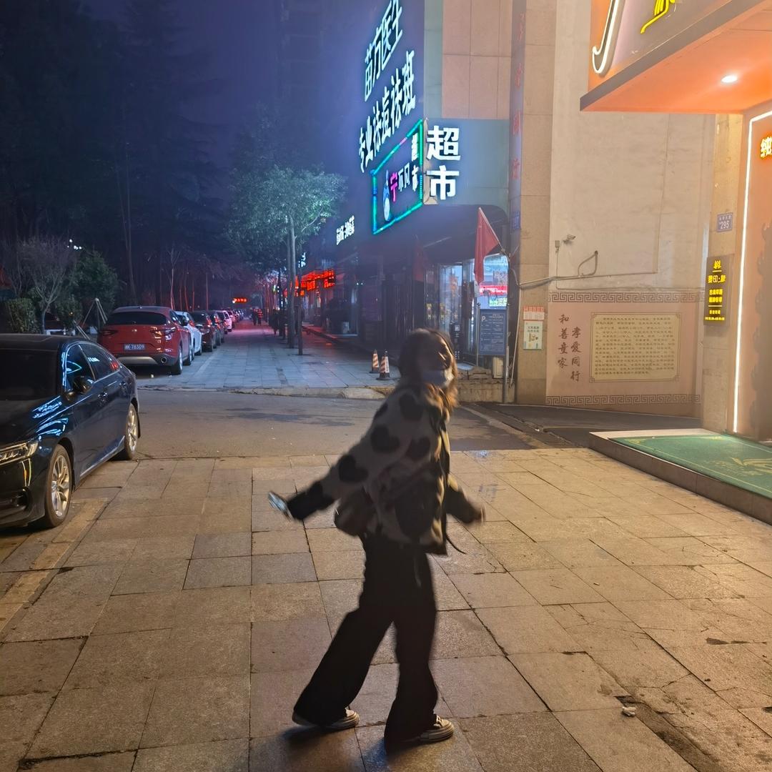 小咩爱玩游戏