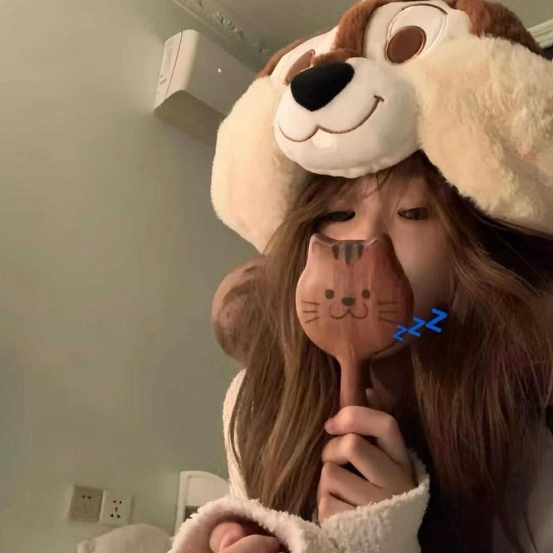 腼腆小美