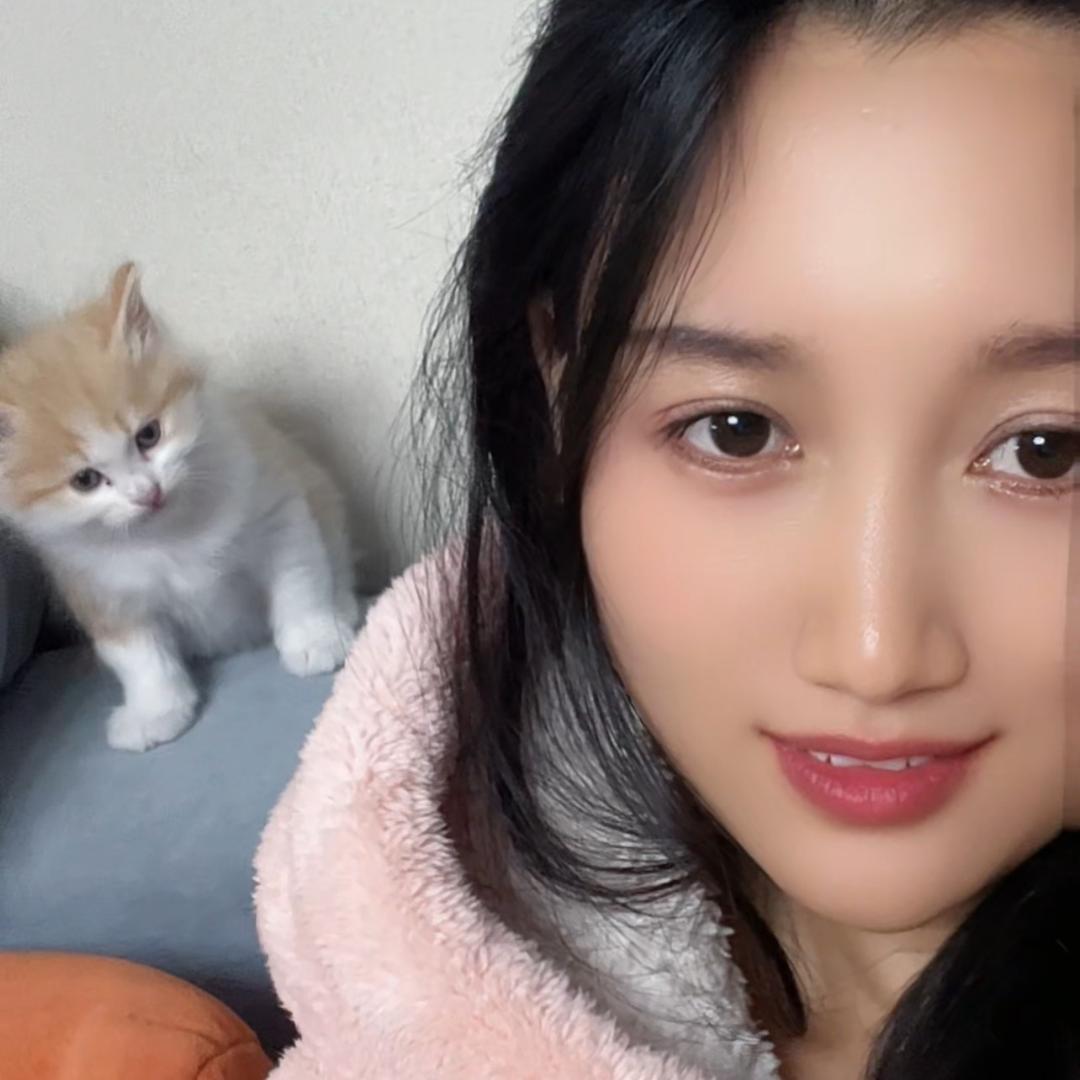 @静静𖠚 ˎˊ