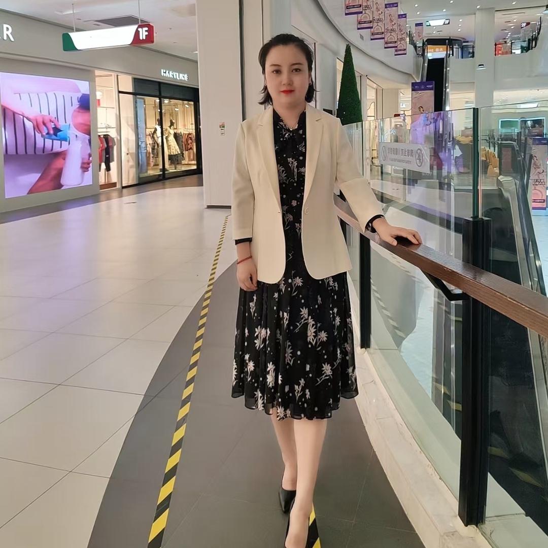 散场的拥抱Helen