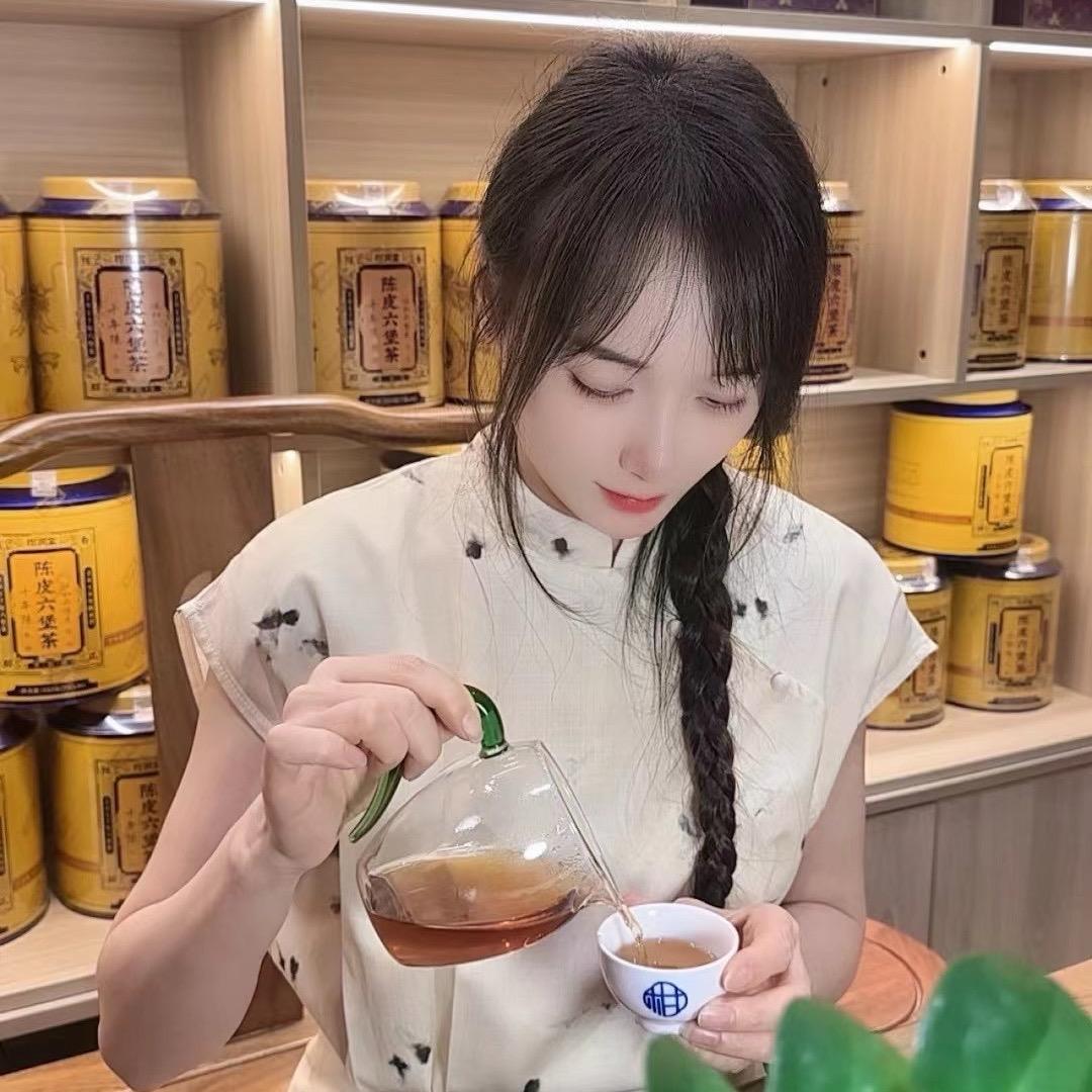 钟灵爱喝茶🍵