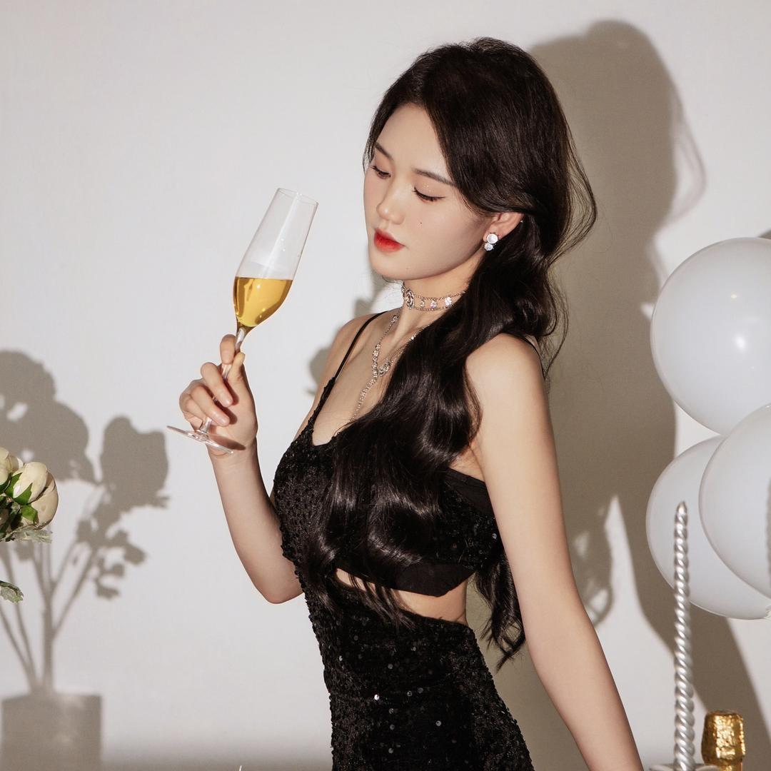 小王莎⁹⁹⁹（梦想舞团）